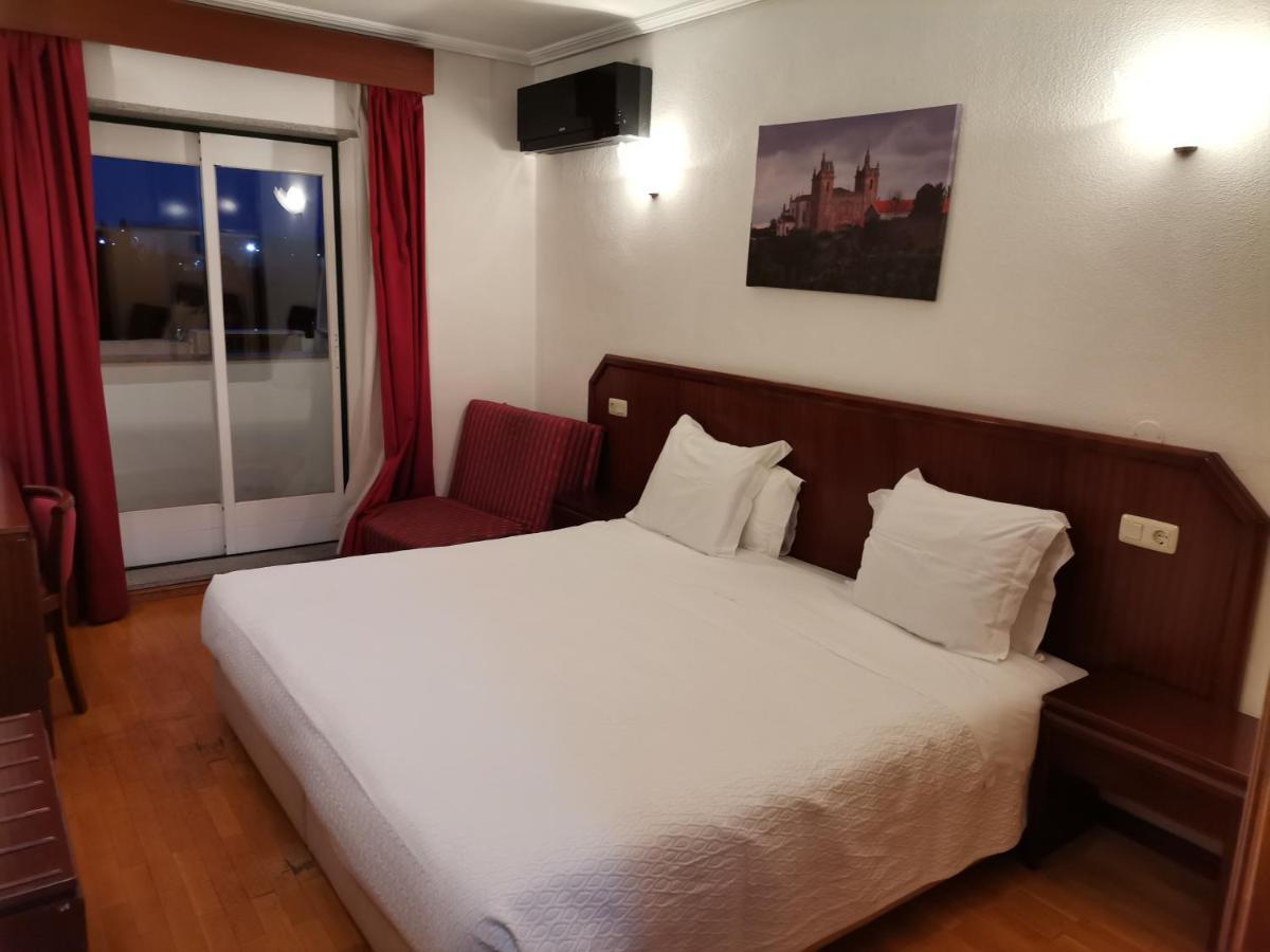 Hotel Turismo Miranda Миранда-ду-Дору Экстерьер фото