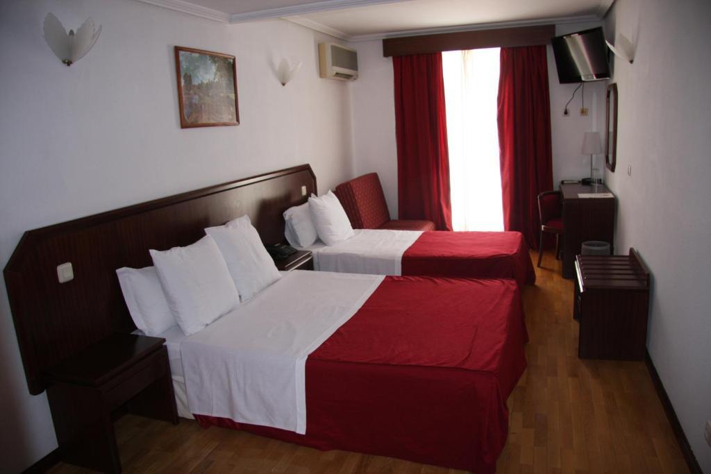 Hotel Turismo Miranda Миранда-ду-Дору Номер фото